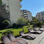 Apartament In Long