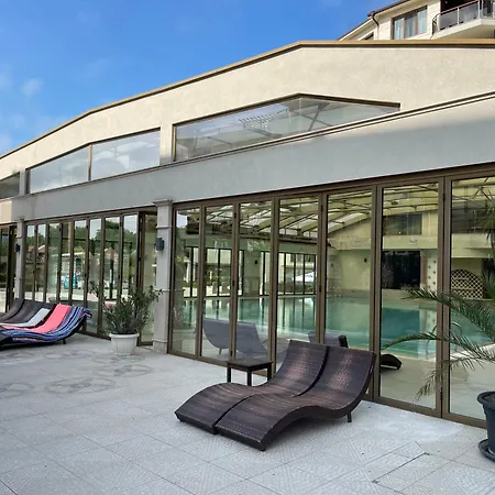 Apartamento In Long Shkorpilovtsi