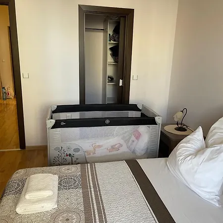 Apartment In Long Shkorpilovtsi