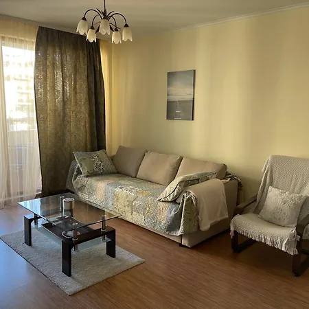 In Long Apartamento Shkorpilovtsi