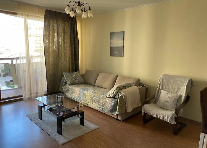 In Long Appartement Shkorpilovtsi